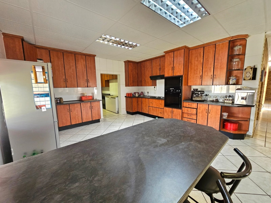 4 Bedroom Property for Sale in Jim Fouchepark Free State